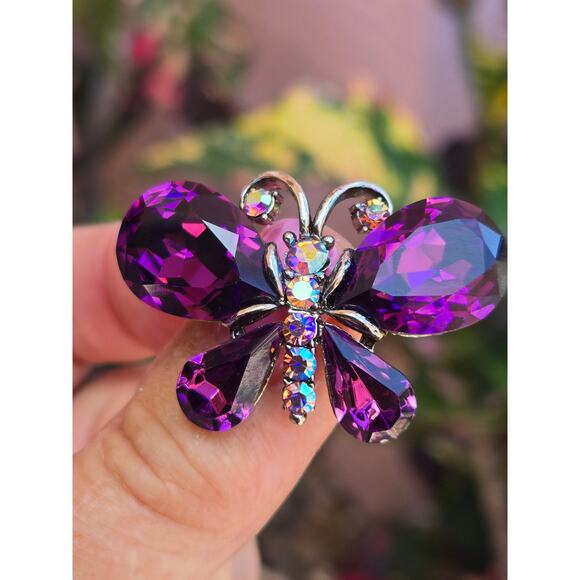 Gorgeous Vintage Purple Crystal & Rhinestone Butterfly Brooch by Janus - Picture 2 of 10